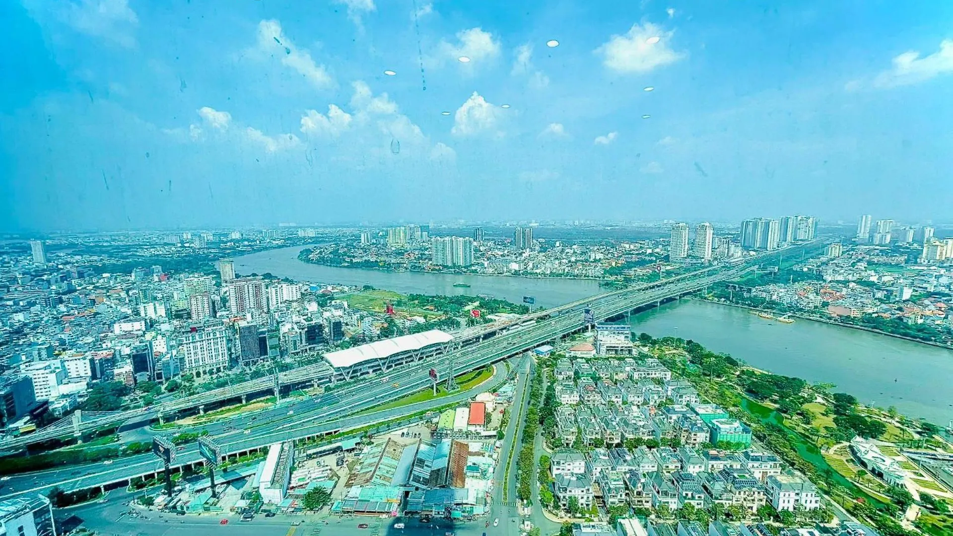Carat Class Landmark 81 Apartment Ho Chi Minh City Vietnam