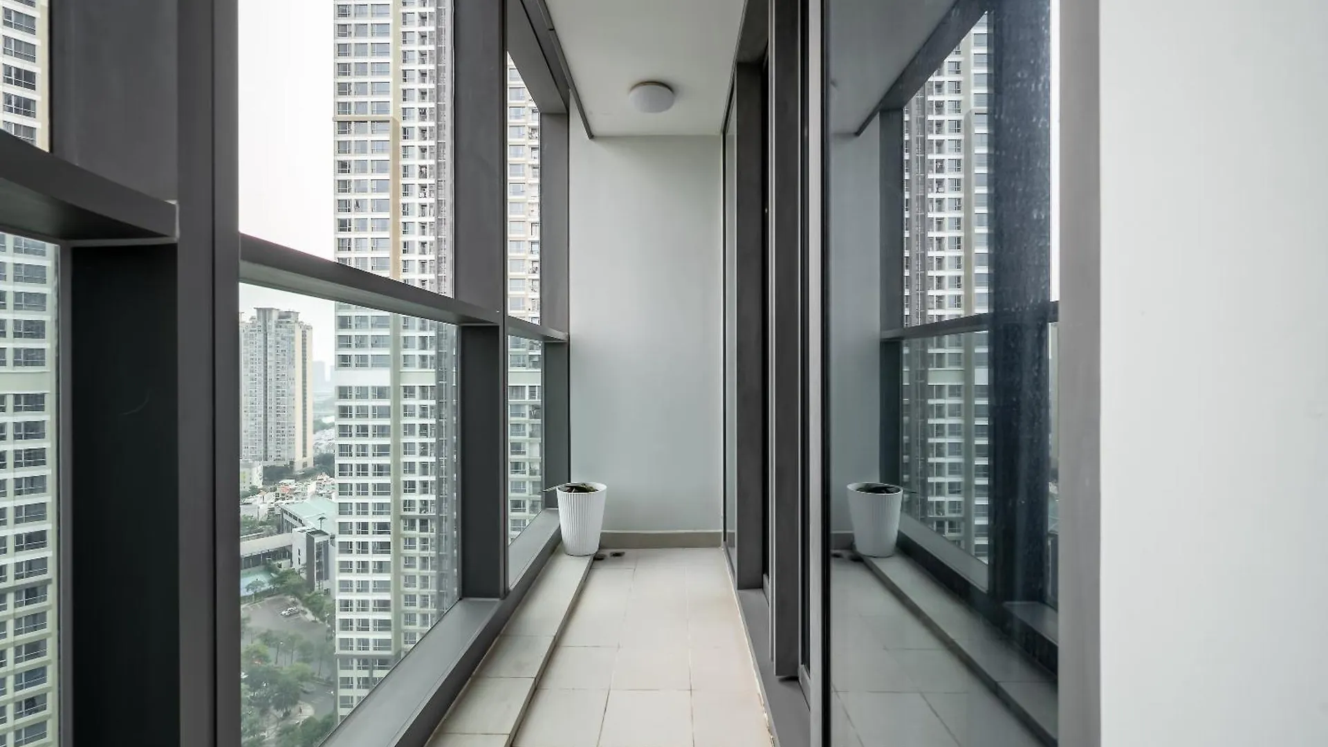Carat Class Landmark 81 Apartment Ho Chi Minh City Vietnam