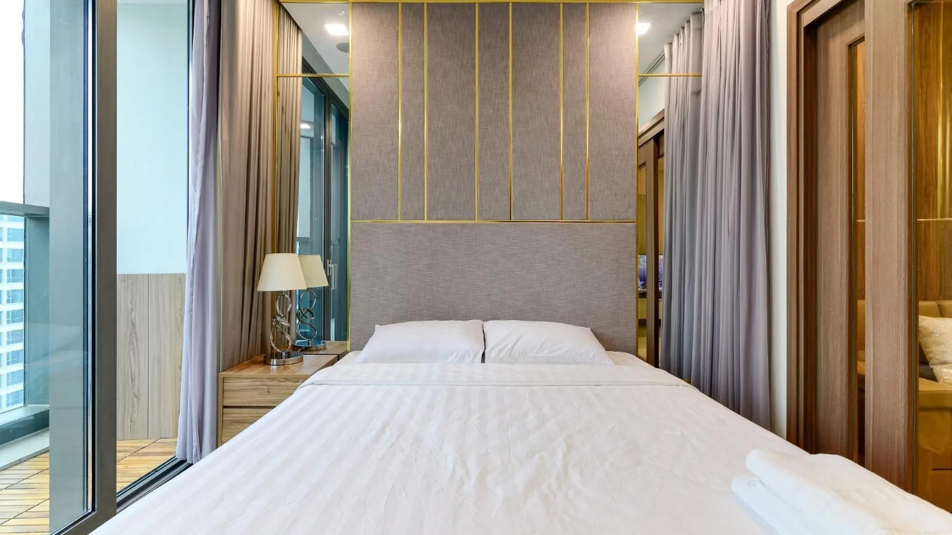 Carat Class Landmark 81 Apartment Ho Chi Minh City Vietnam