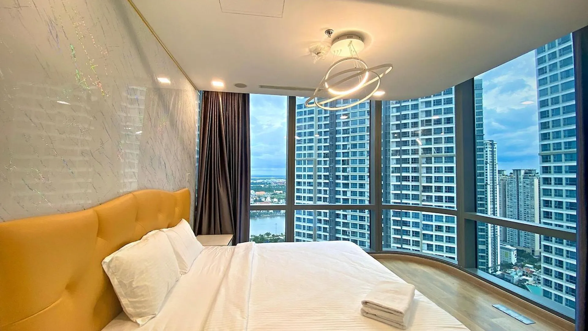 Carat Class Landmark 81 Apartment Ho Chi Minh City
